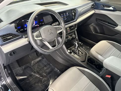 Certified 2024 Volkswagen Taos SE FWD image 13