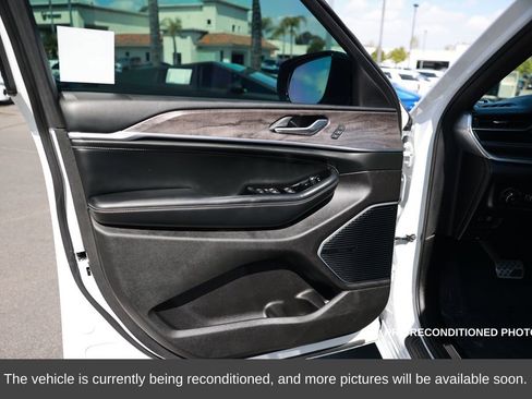 Used 2023 Jeep Grand Cherokee Overland w/ Rear Seat Video Group I image 16