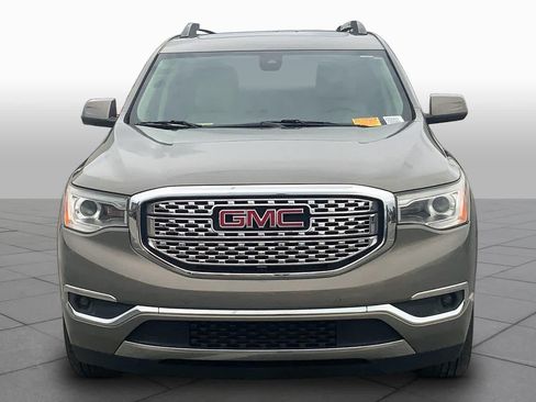 Used 2019 GMC Acadia Denali w/ Technology Package FWD image 4