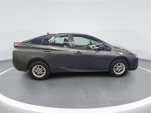 Used 2017 Toyota Prius Three image 6