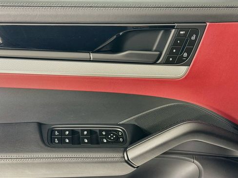 Certified 2024 Porsche Cayenne AWD/4WD image 11