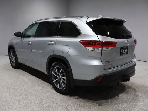 Used 2018 Toyota Highlander XLE image 4