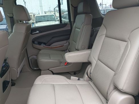 Used 2019 Chevrolet Suburban Premier image 30