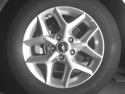 Used 2025 Kia Soul LX w/ LX Technology Package image 12