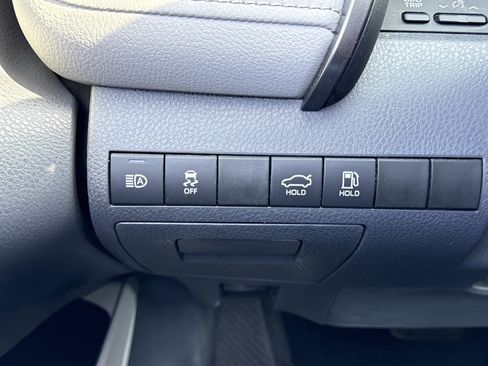 Used 2020 Toyota Camry LE w/ Fleet Convenience Package image 27