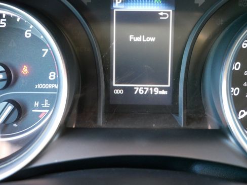 Used 2020 Toyota Camry LE image 21