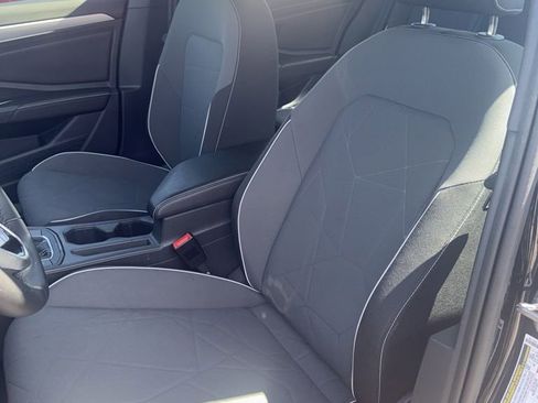 Used 2025 Volkswagen Jetta Sport FWD image 6