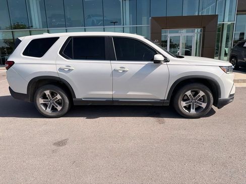 Used 2023 Honda Pilot EX-L image 3