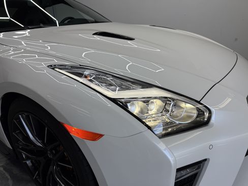 Used 2020 Nissan GT-R Premium AWD/4WD image 41