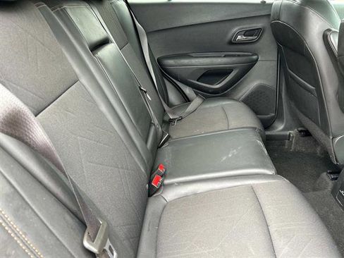 Certified 2022 Chevrolet Trax LT w/ LT Convenience Package image 20