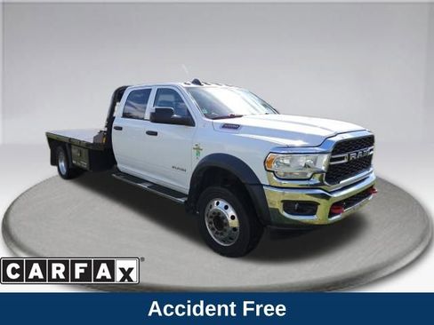 Used 2020 RAM 5500 Tradesman w/ Chrome Appearance Group image 2
