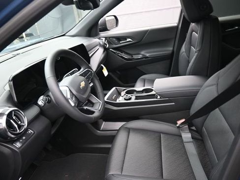 New 2026 Chevrolet Equinox LT w/ Convenience Package II image 8