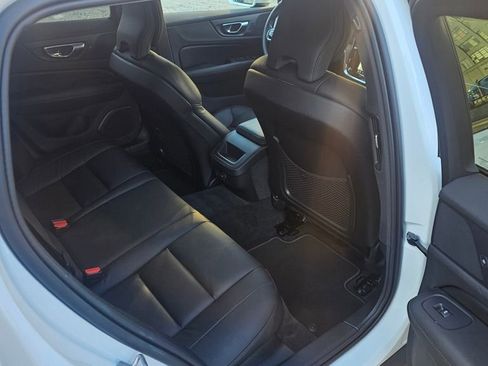 Certified 2024 Volvo V60 B5 Cross Country Plus image 9