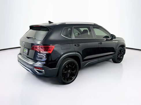 Used 2023 Volkswagen Taos SE w/ Black Wheel Package FWD image 9