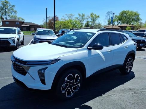 New 2026 Chevrolet Trax RS w/ Driver Confidence Package FWD image 4