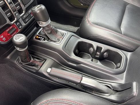 Used 2021 Jeep Wrangler Unlimited Rubicon AWD/4WD image 17
