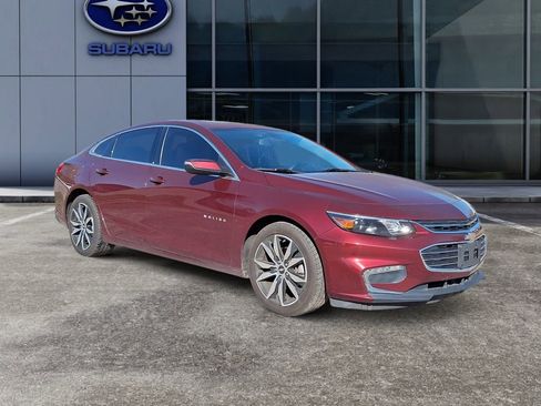 Used 2016 Chevrolet Malibu LT w/ Leather Package image 2
