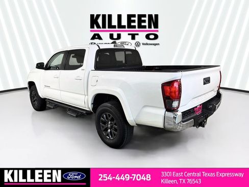 Used 2020 Toyota Tacoma SR5 RWD image 7