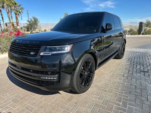Used 2024 Land Rover Range Rover Autobiography image 2