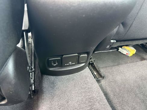 Used 2017 Chevrolet Malibu LT FWD image 11