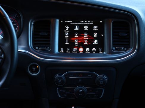 Used 2016 Dodge Charger R/T w/ Navigation & Travel Group image 9