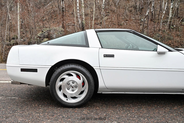 Used 1995 Chevrolet Corvette Coupe RWD image 10