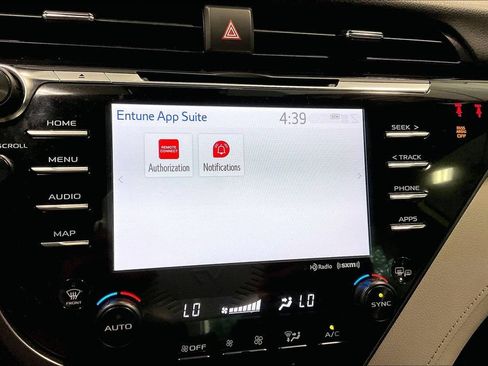 Used 2019 Toyota Camry XLE FWD image 16