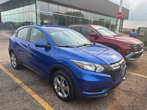 Used 2018 Honda HR-V LX image 4