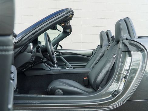 Used 2024 MAZDA MX-5 Miata Grand Touring w/ Weather Package RWD image 17
