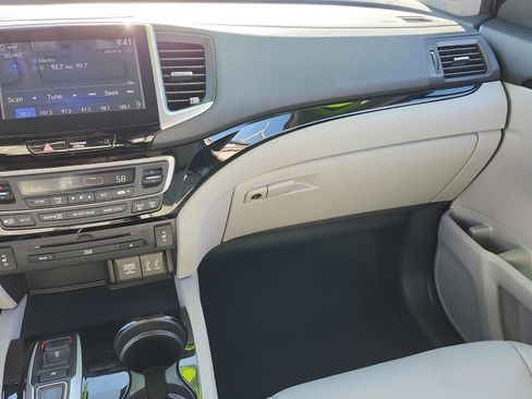 Used 2016 Honda Pilot Touring image 14