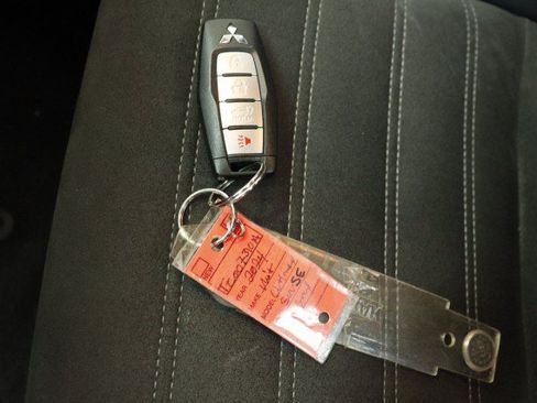 Used 2024 Mitsubishi Outlander SE FWD image 33