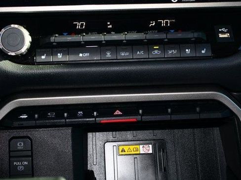 Used 2024 Toyota Tundra Limited image 19