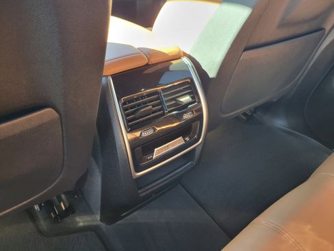 Used 2021 BMW X5 xDrive40i w/ Convenience Package image 32