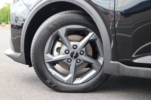 Used 2025 Kia K4 FWD image 2
