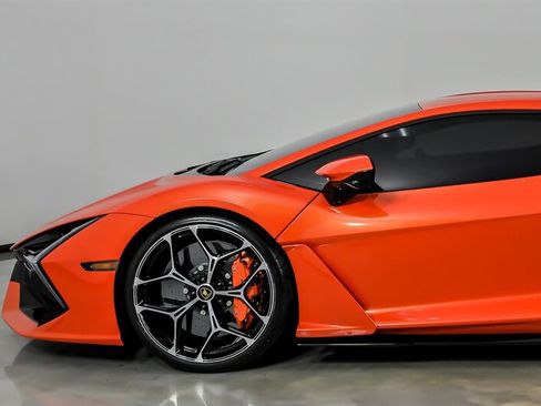 Used 2024 Lamborghini Revuelto AWD/4WD image 8