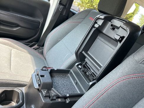 Used 2024 Jeep Wrangler Unlimited Rubicon image 31