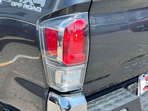 Certified 2023 Toyota Tacoma TRD Off-Road AWD/4WD image 12