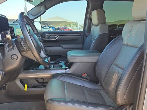 Used 2023 Chevrolet Silverado 1500 ZR2 w/ Technology Package AWD/4WD image 15