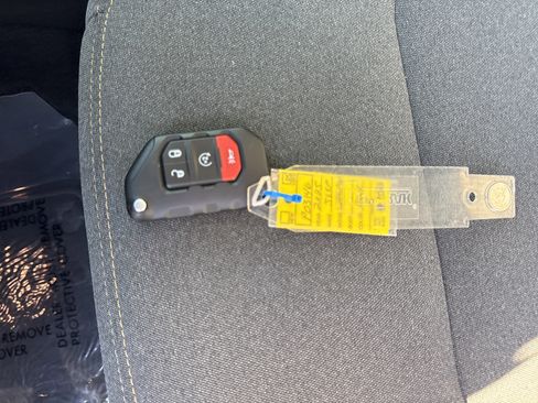 Used 2025 Jeep Wrangler Sport image 33