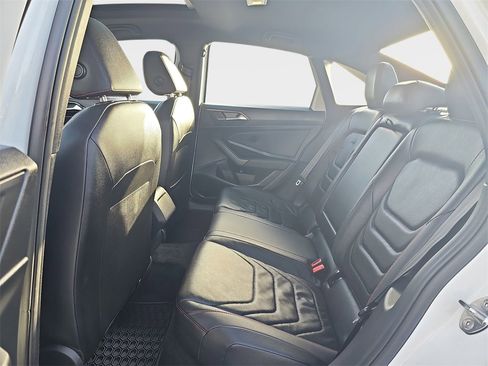 Used 2021 Volkswagen Jetta GLI Autobahn w/ GLI Autobahn Black Package image 17