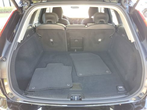 Certified 2025 Volvo XC60 B5 Core AWD/4WD image 9