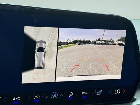 New 2026 Chevrolet Traverse LT w/ Enhanced Driving Package FWD image 26