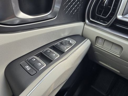 New 2025 Kia Sorento EX image 12