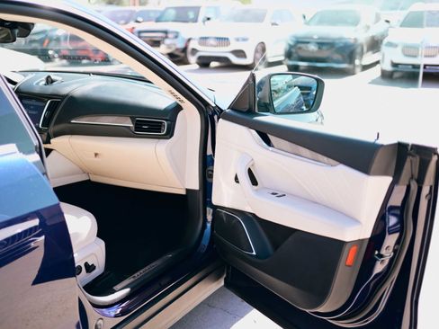 Used 2019 Maserati Levante GranLusso image 16