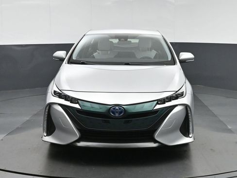 Used 2017 Toyota Prius Prime Premium FWD image 2