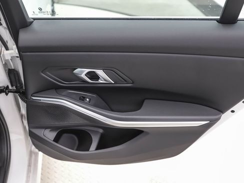 Used 2025 BMW 330i xDrive Sedan w/ Convenience Package image 25