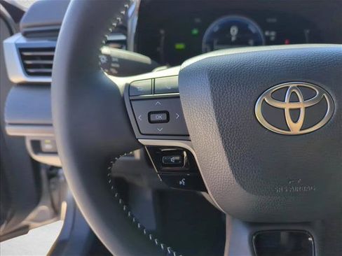 Used 2026 Toyota Camry SE FWD image 12