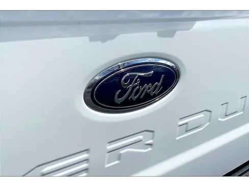 Used 2024 Ford F350 Lariat image 32