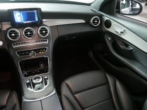 Used 2019 Mercedes-Benz C 300 4MATIC Sedan image 11
