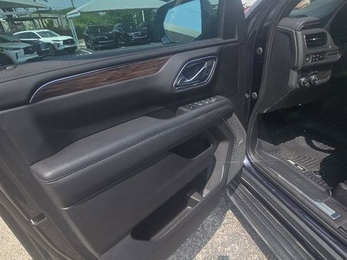 Used 2022 Chevrolet Tahoe LT w/ Luxury Package RWD image 6